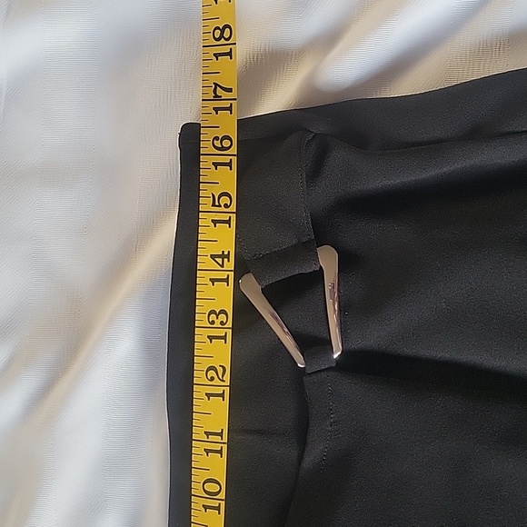 BOLD Elements Black Skort with Buckle Detail, Size: L - Picture 7 of 8